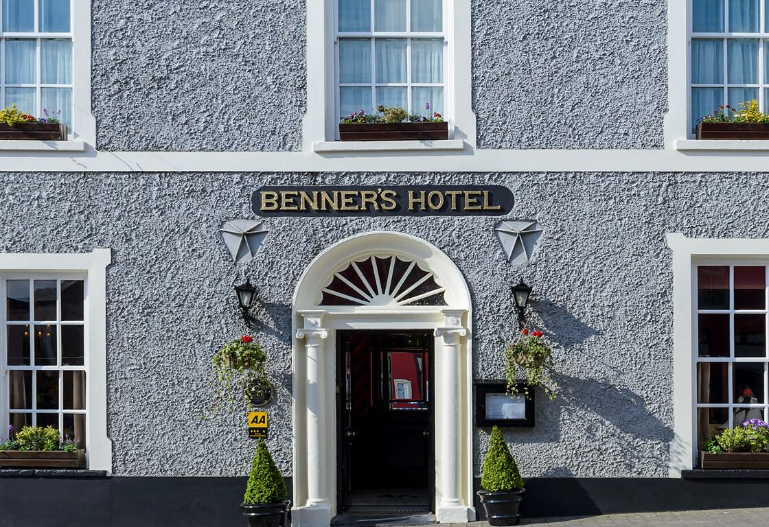 Dingle Benners Hotel front cropped